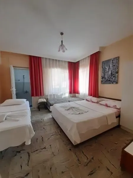 Dört Kişilik Oda, Bahçe Manzaralı,